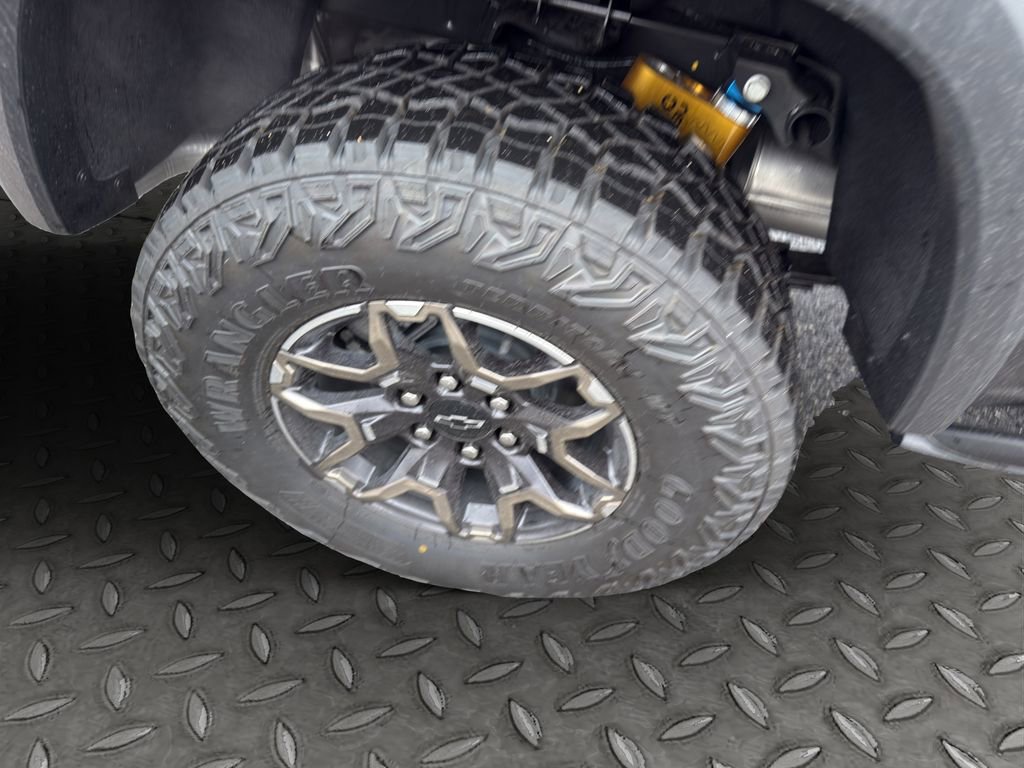 New 2026 Chevrolet Colorado ZR2 w/ Technology Package image 24