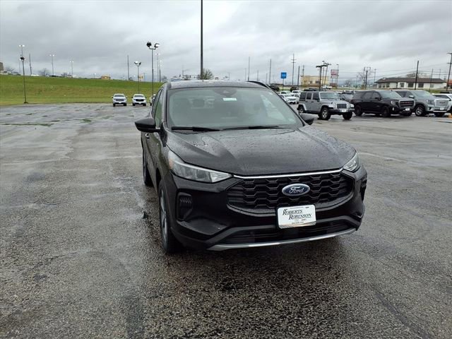 Used 2025 Ford Escape ST-Line image 4