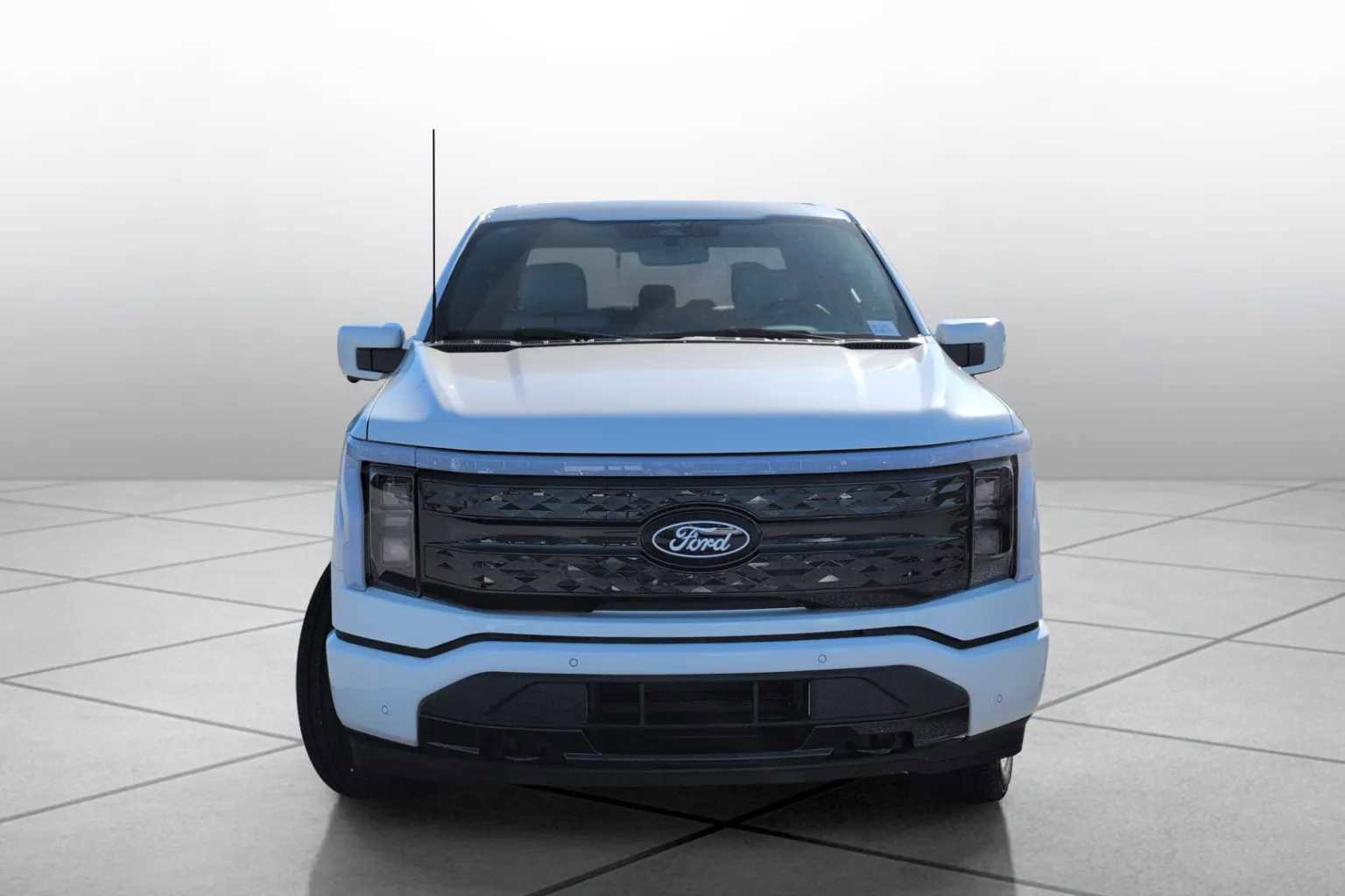 New 2025 Ford F150 Lightning Platinum image 2