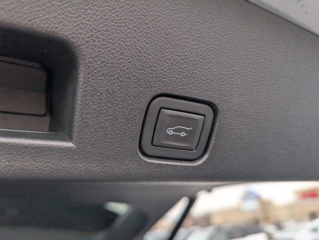 Used 2024 GMC Acadia Denali image 10