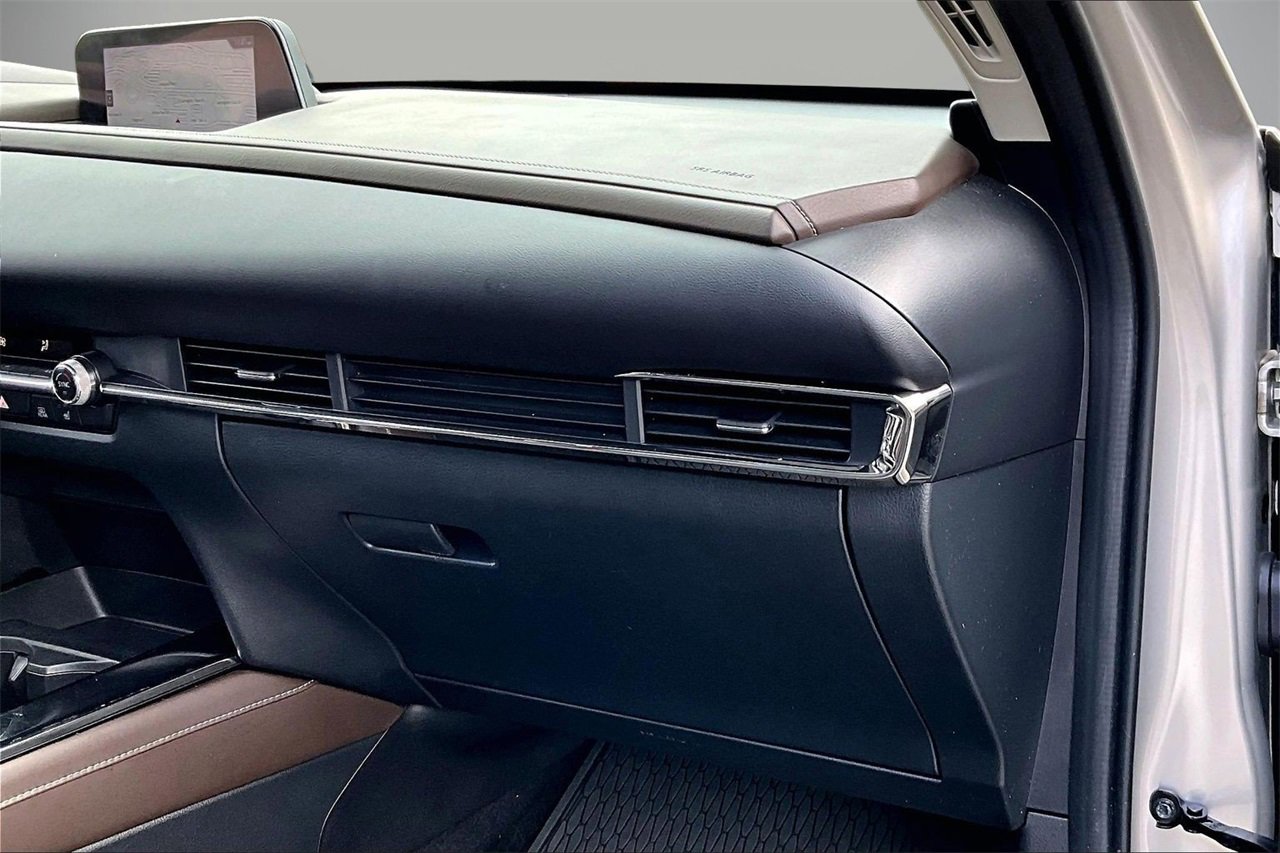 Used 2022 MAZDA CX-30 AWD 2.5 S w/ Premium Package image 21