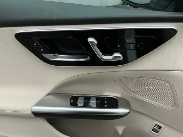 New 2025 Mercedes-Benz C 300 4MATIC Sedan image 13