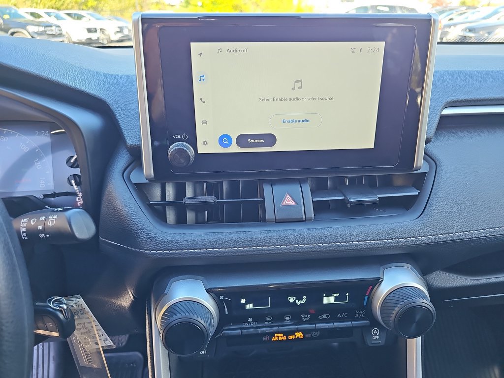 Used 2024 Toyota RAV4 LE AWD/4WD image 14
