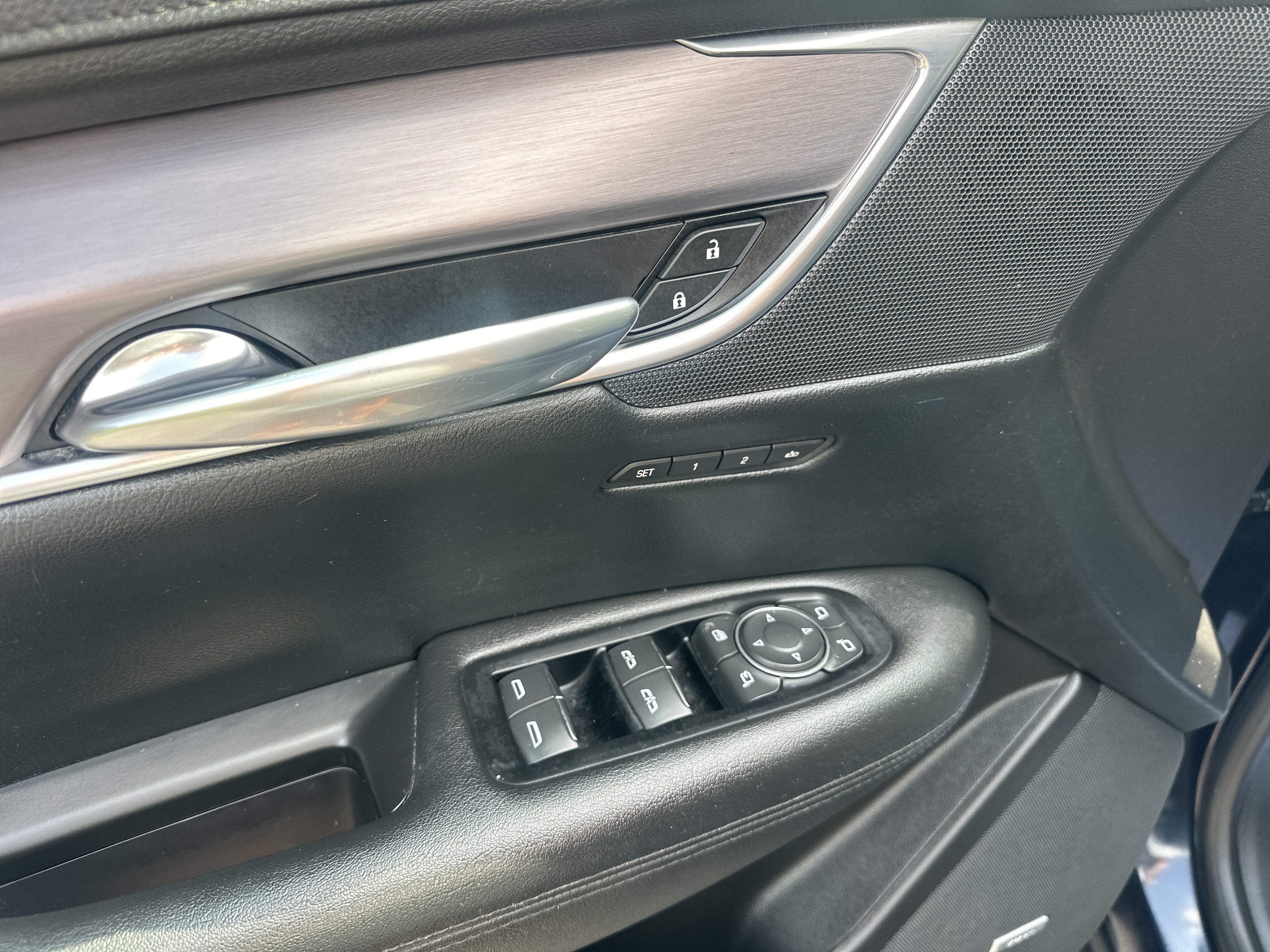 Used 2017 Cadillac XT5 Luxury FWD image 9
