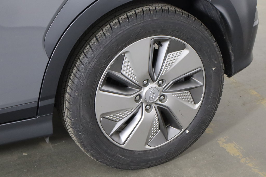 Used 2021 Hyundai Kona Limited FWD image 40