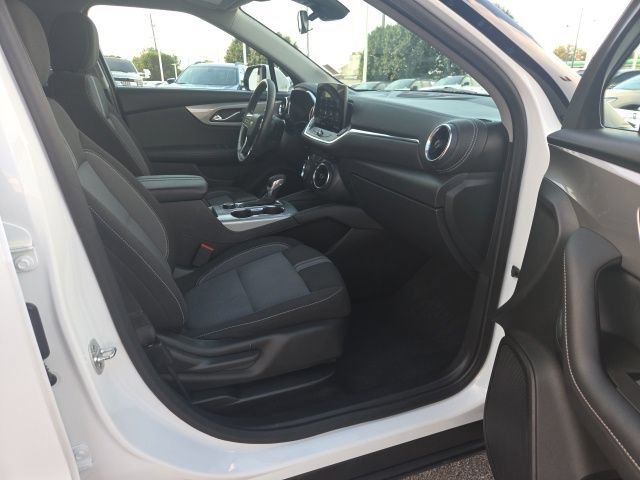 Used 2025 Chevrolet Blazer LT FWD image 54