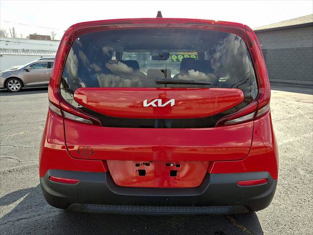 Used 2022 Kia Soul LX w/ Technology Package FWD image 14