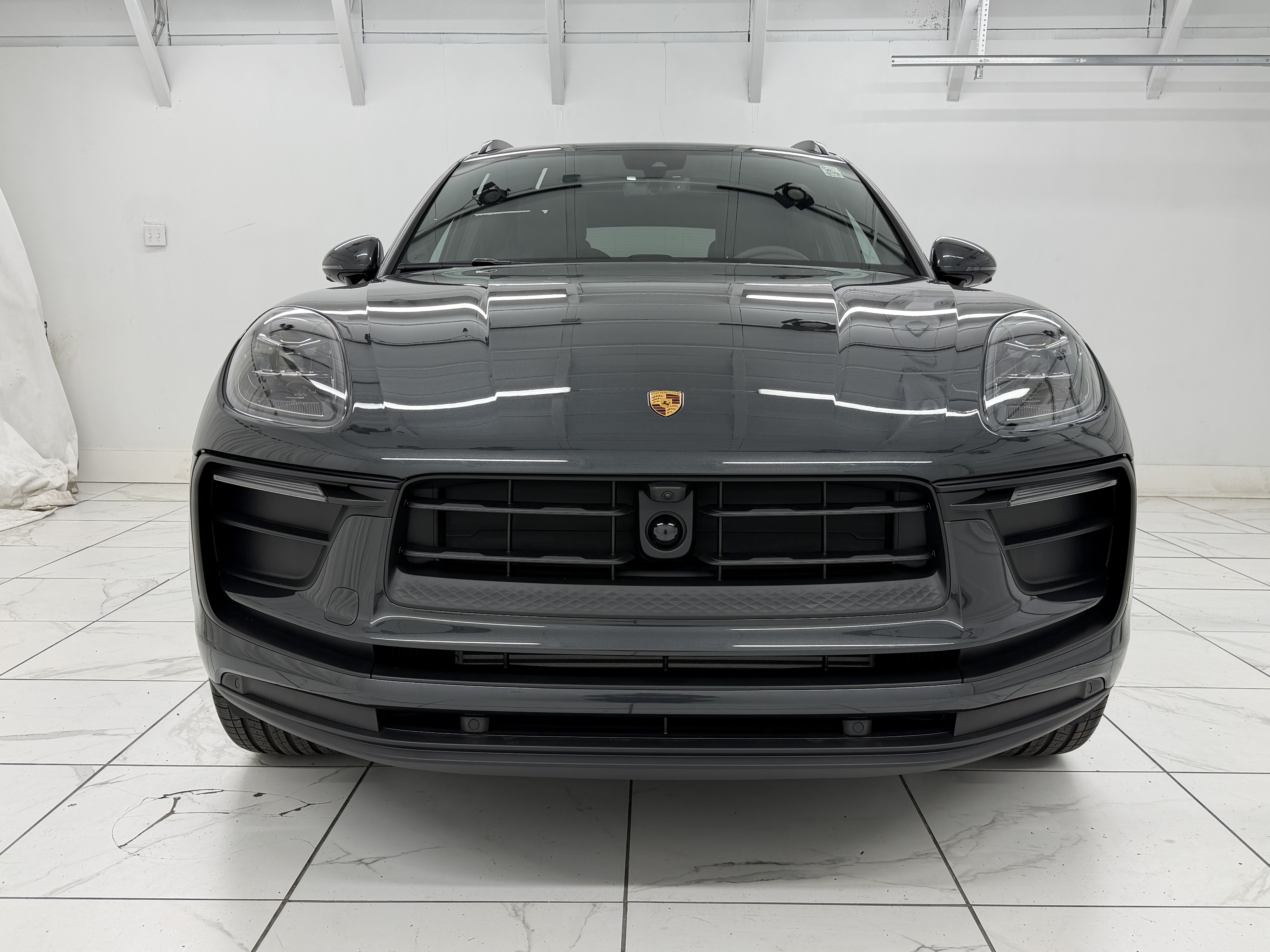 Certified 2026 Porsche Macan AWD/4WD image 9