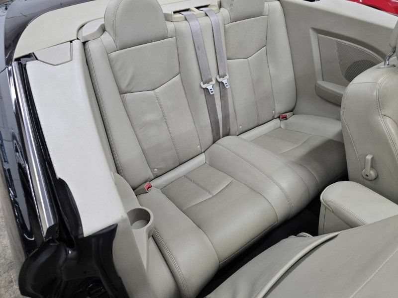 Used 2011 Chrysler 200 Limited FWD image 7