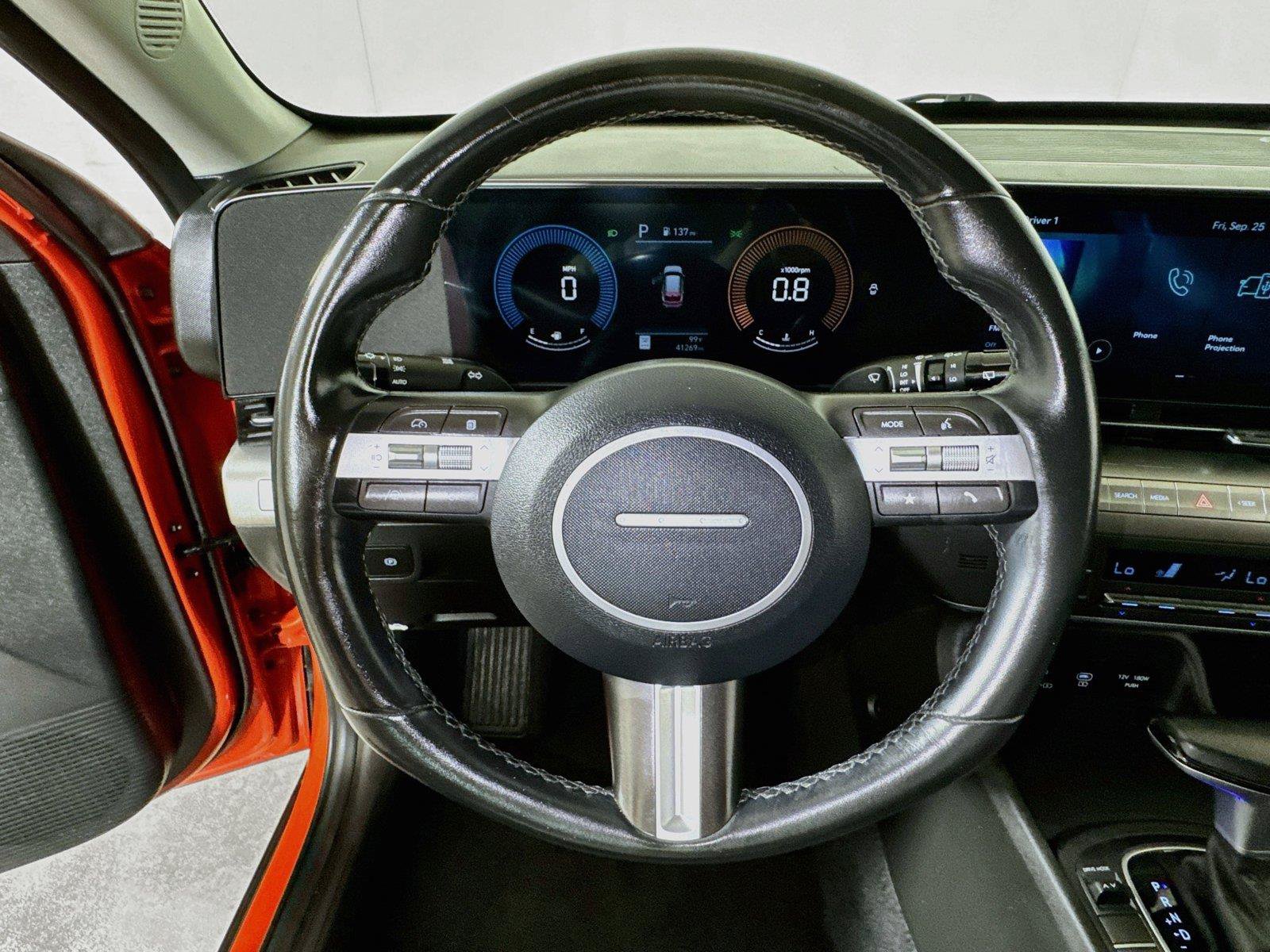 Used 2025 Hyundai Kona SEL FWD image 9