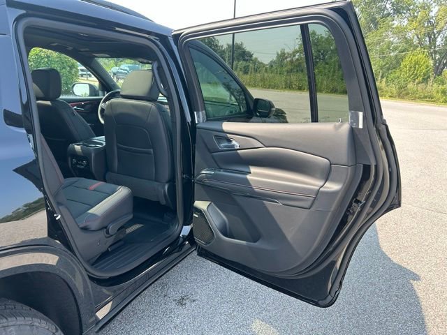 New 2026 Chevrolet Traverse RS w/ LPO, Floor Liner Package image 43