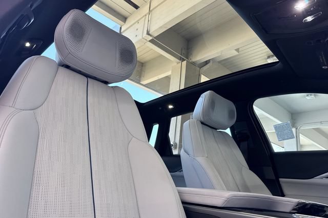 Certified 2024 Cadillac Lyriq Luxury RWD image 17