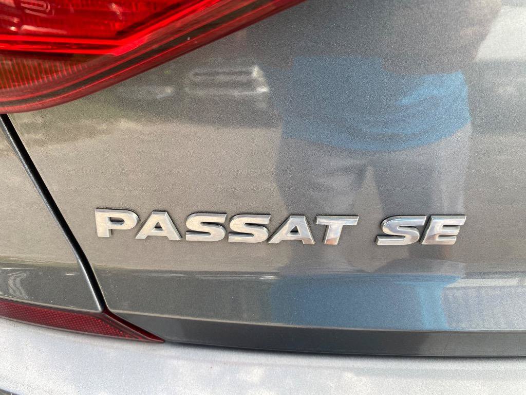 Used 2017 Volkswagen Passat 1.8T SE FWD image 41