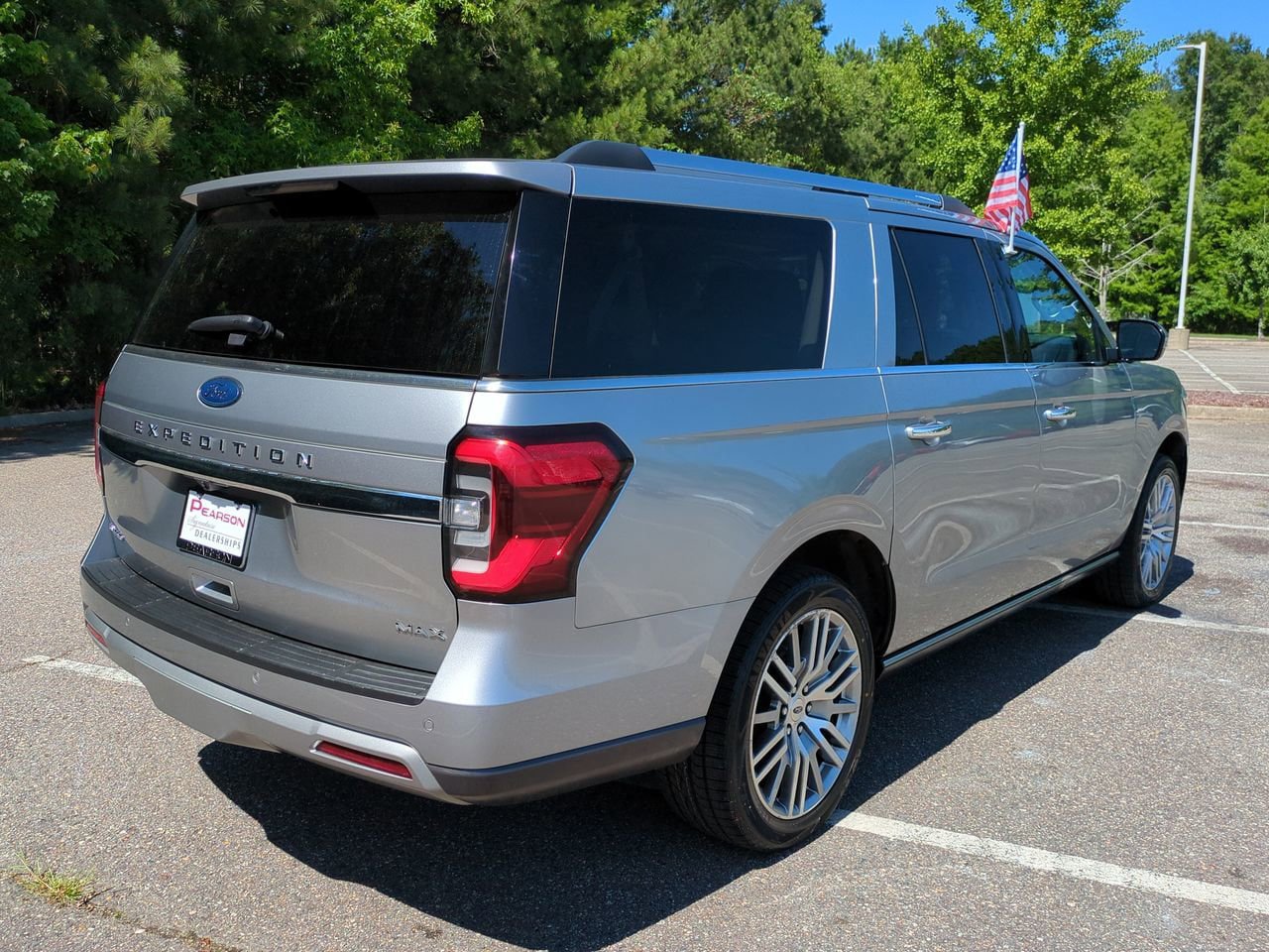 Used 2024 Ford Expedition Max Limited AWD/4WD image 4