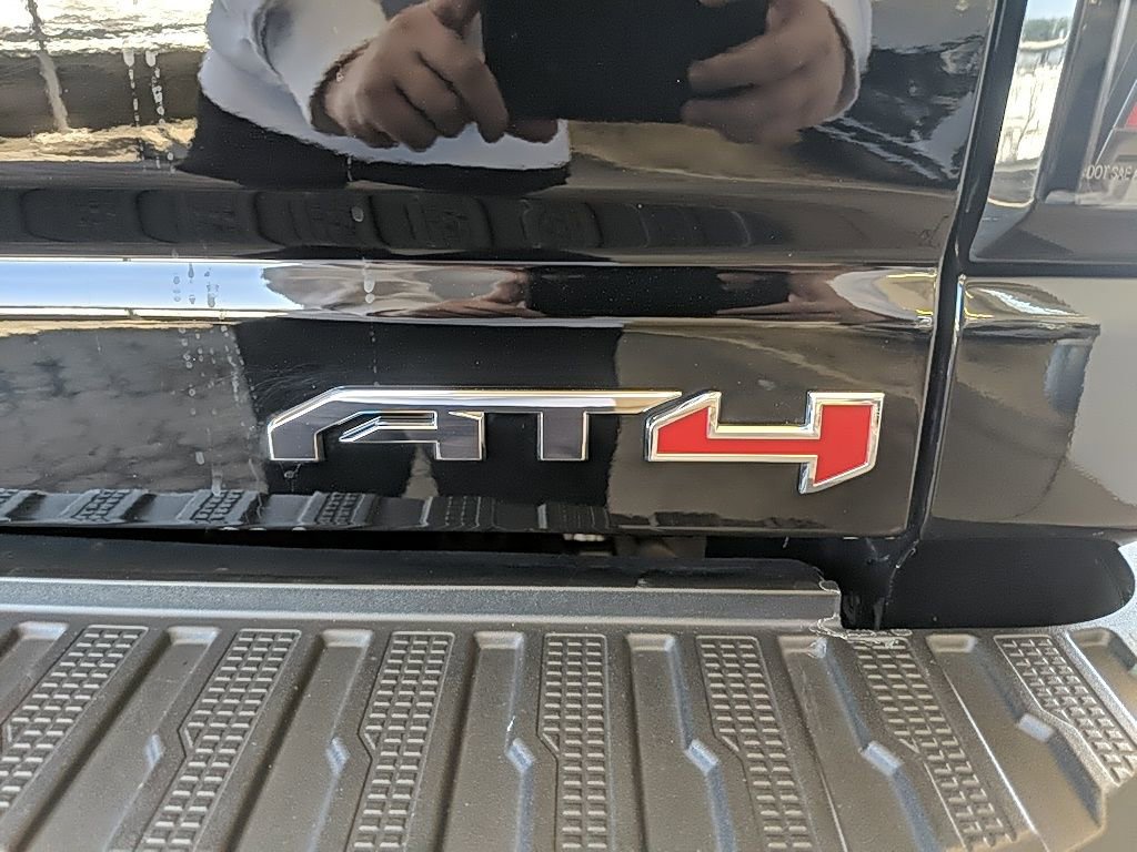 Used 2024 GMC Sierra 2500 AT4 w/ AT4 Premium Plus Package image 7