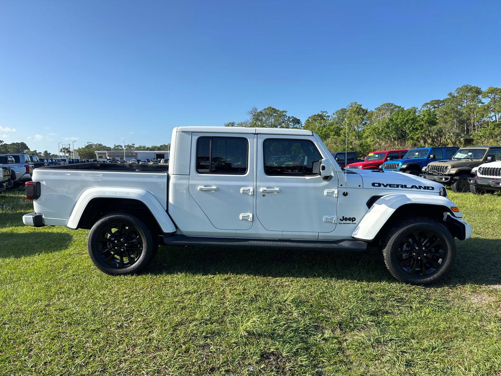 Certified 2021 Jeep Gladiator Overland image 2