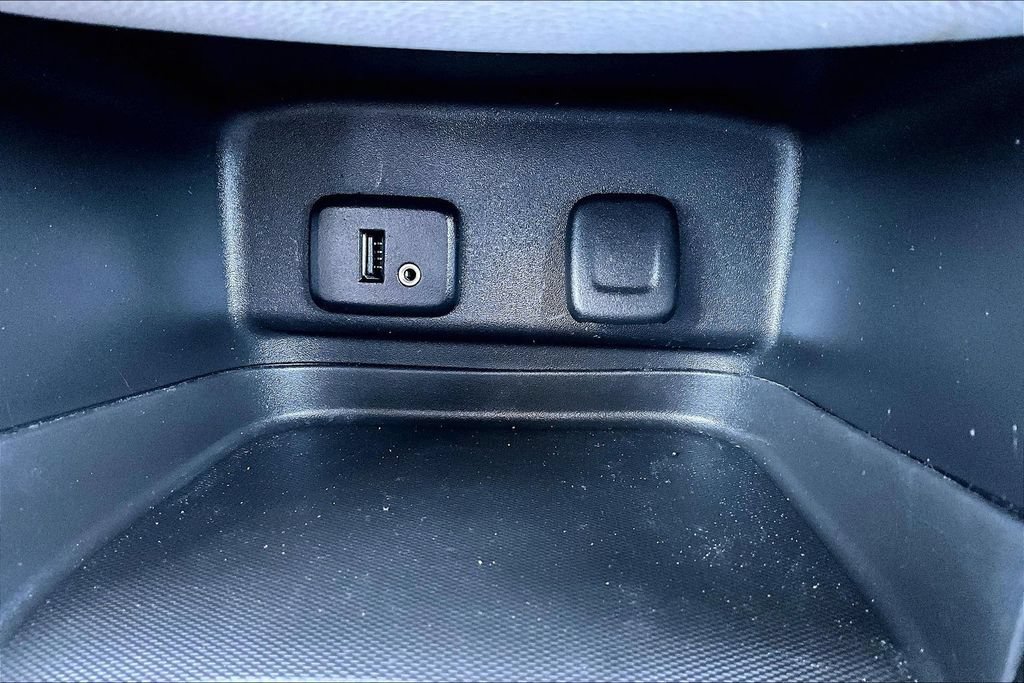 Used 2018 Chevrolet Equinox LS FWD image 32