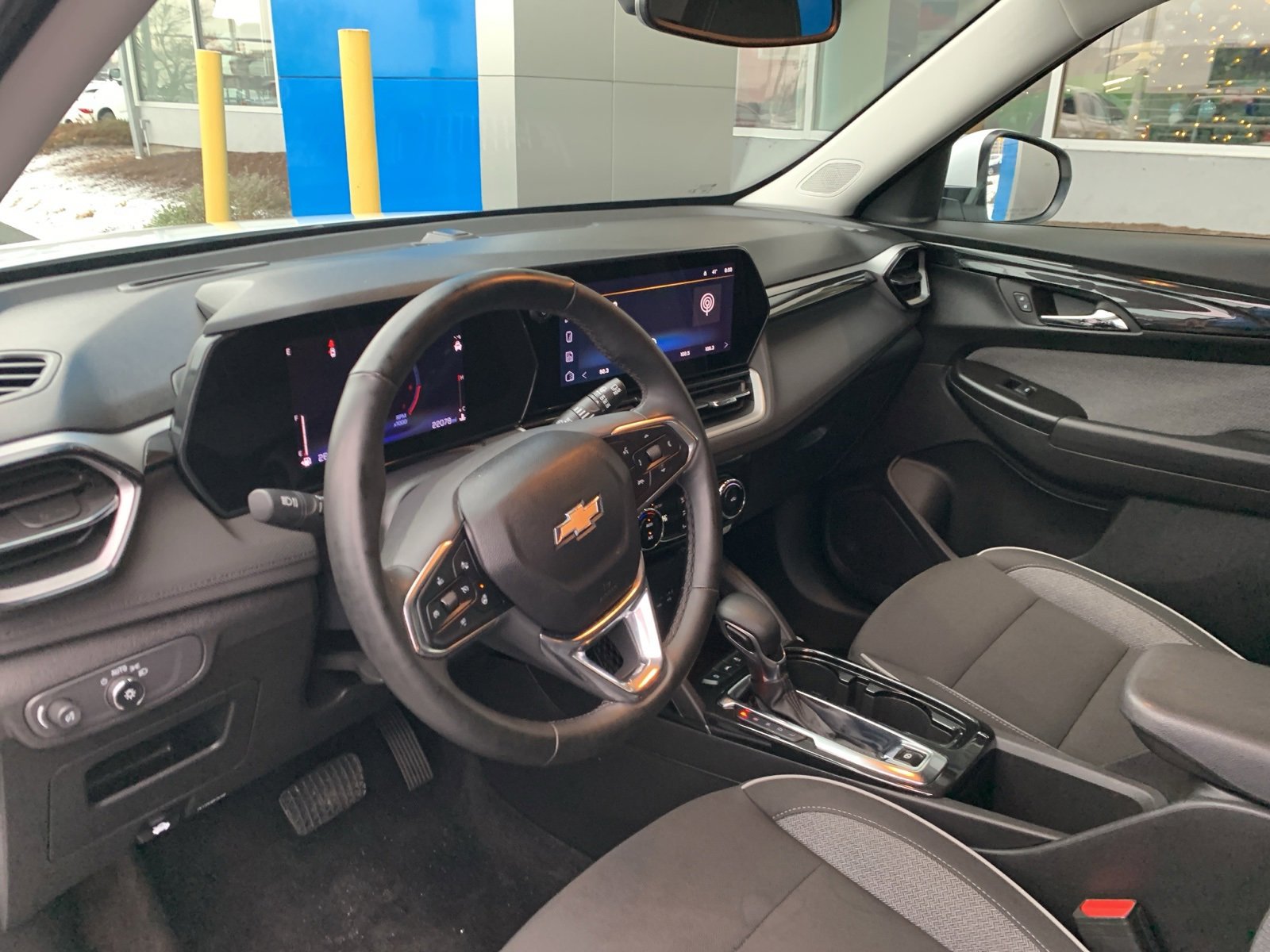 Used 2025 Chevrolet TrailBlazer LT w/ Convenience Package image 20