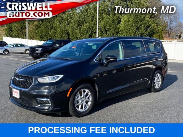 Used 2024 Chrysler Pacifica Touring-L image 1