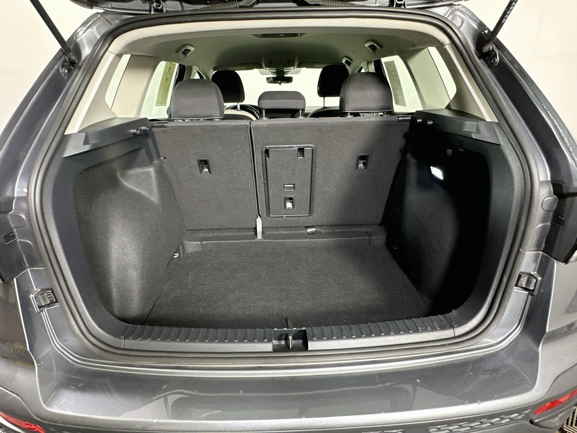Used 2025 Volkswagen Taos S FWD image 27