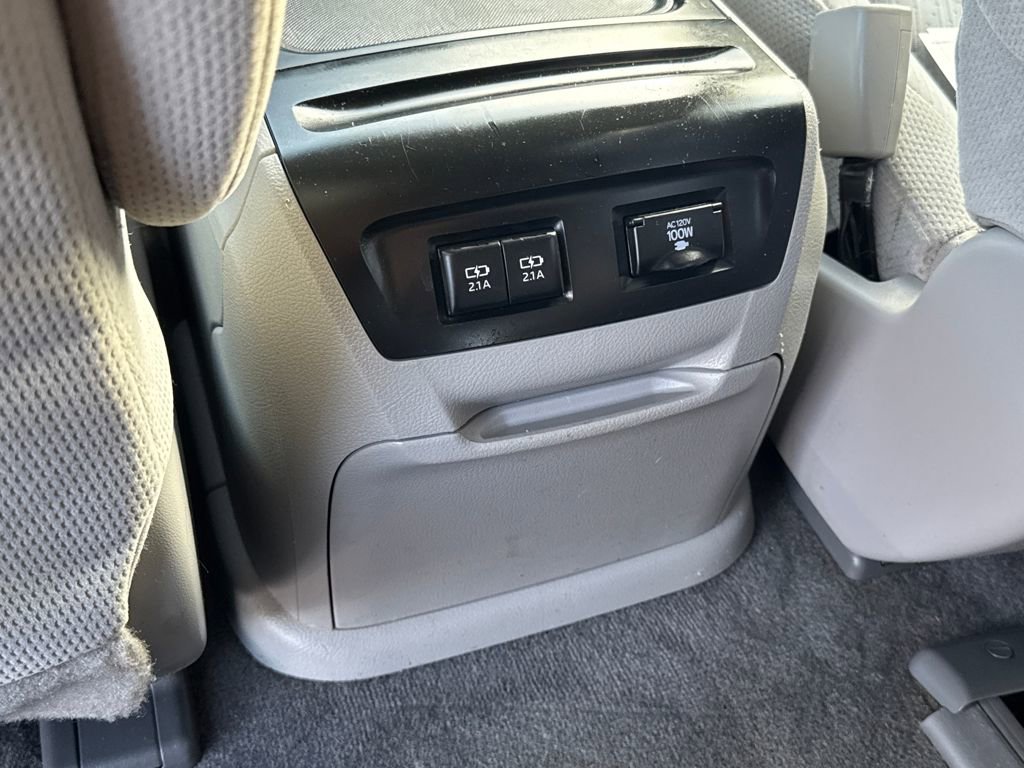 Used 2018 Toyota Sienna LE image 39