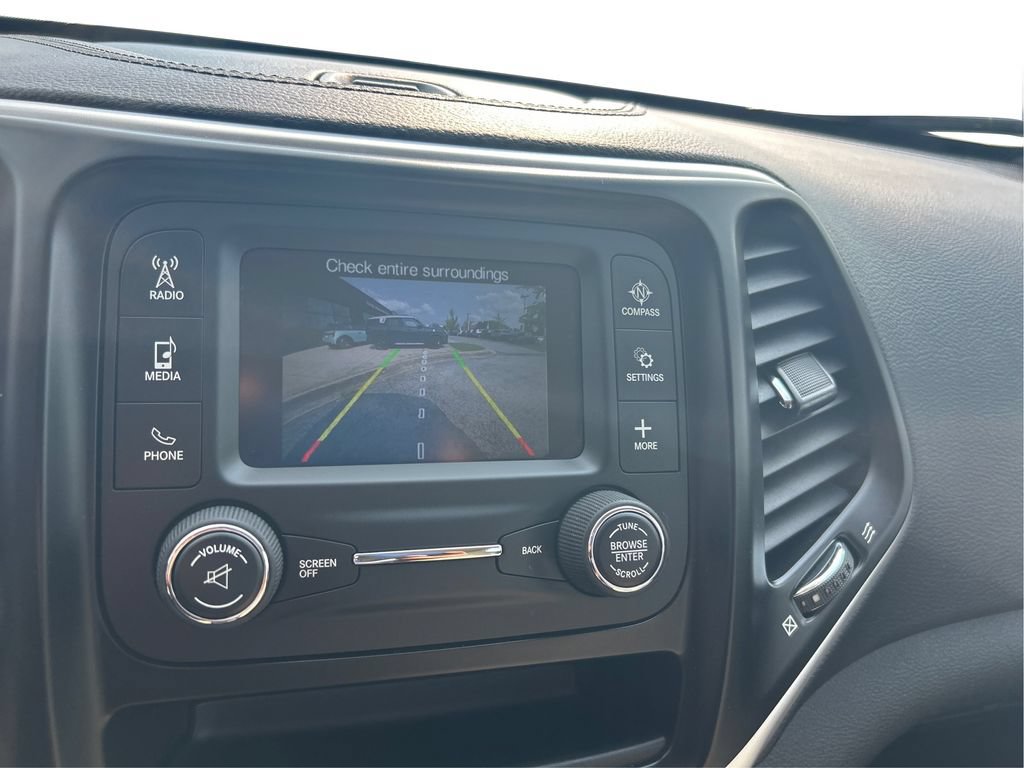 Used 2016 Jeep Cherokee Sport AWD/4WD image 36