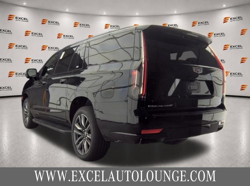 Used 2024 Cadillac Escalade ESV Sport AWD/4WD image 3