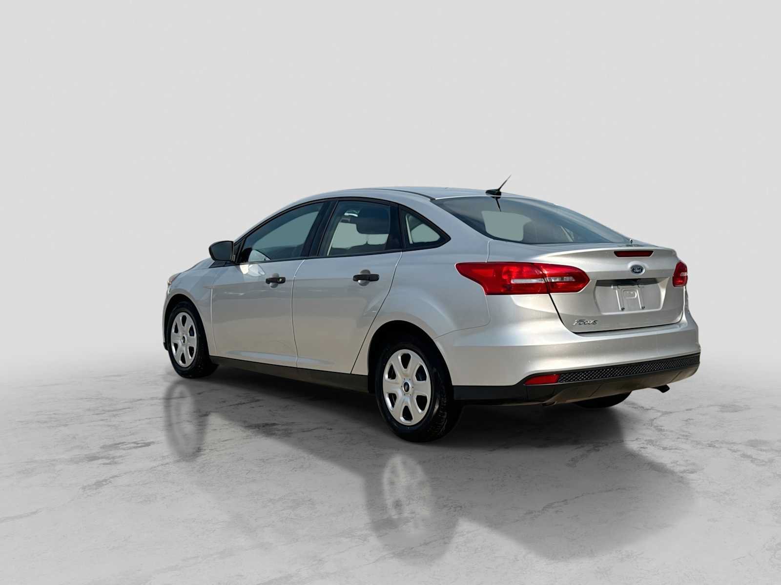 Used 2018 Ford Focus S FWD image 4