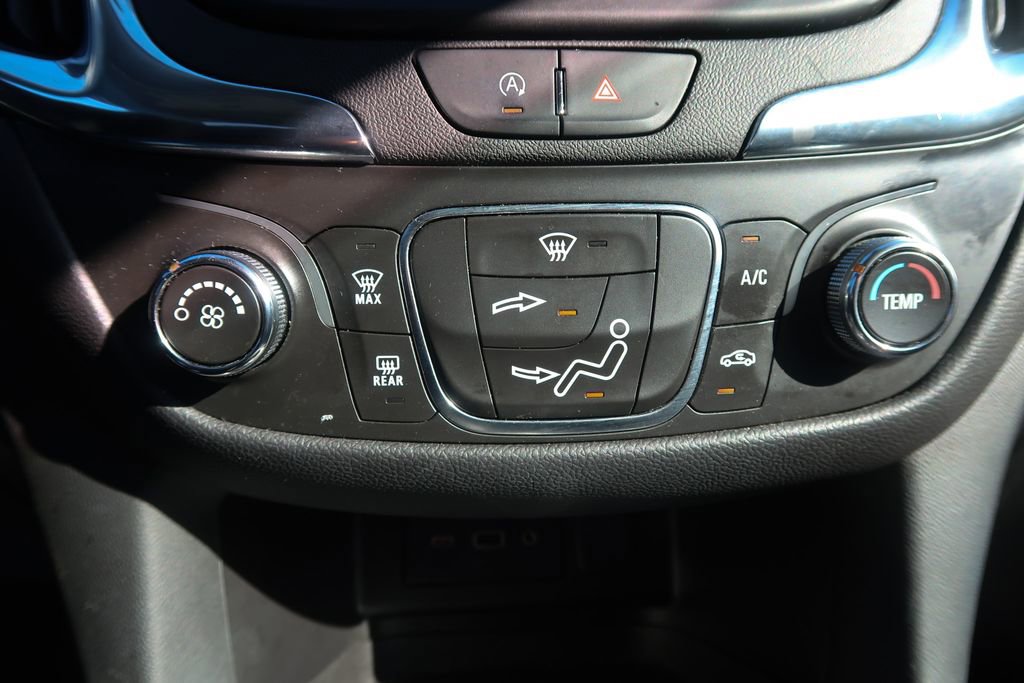 Used 2023 Chevrolet Equinox LT image 30