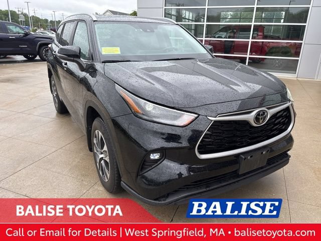Used 2025 Toyota Highlander XLE AWD/4WD image 1