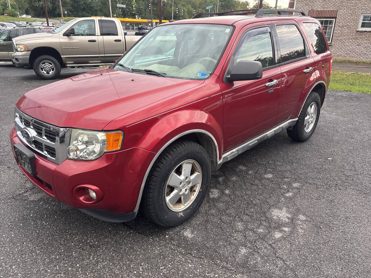 Used 2012 Ford Escape XLT AWD/4WD image 2