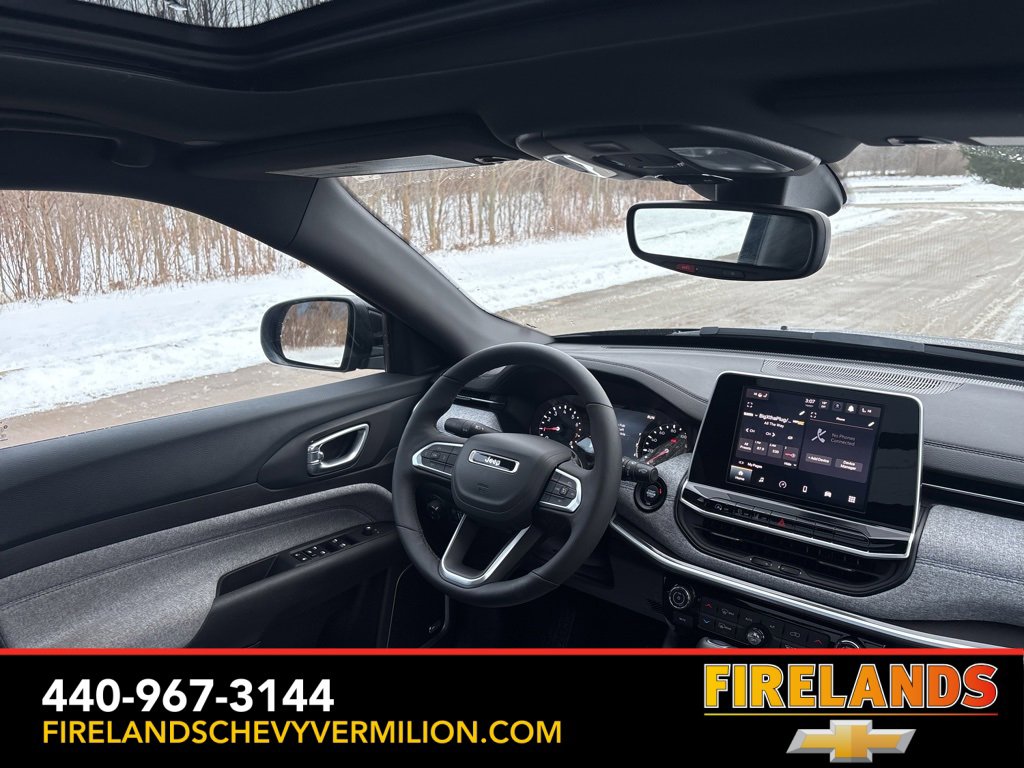 Used 2025 Jeep Compass Latitude w/ Sun & Sound Group image 34