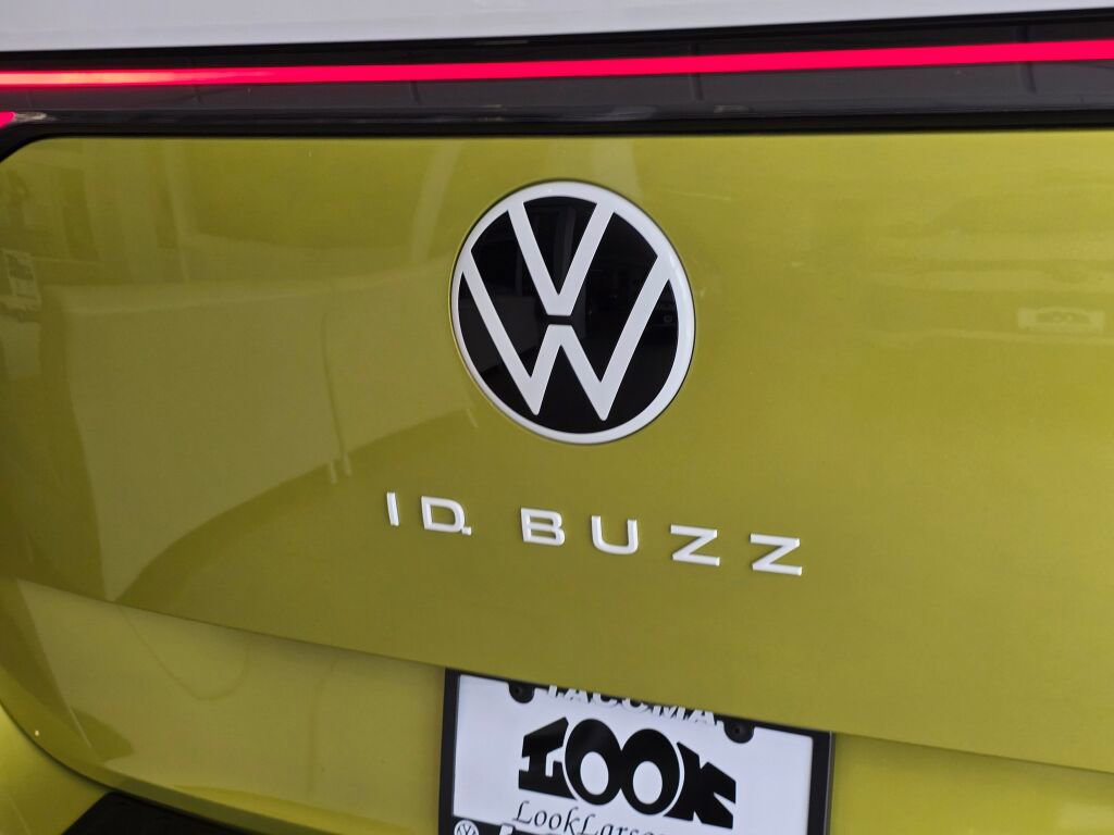 New 2025 Volkswagen ID. Buzz Pro S Plus AWD/4WD image 13
