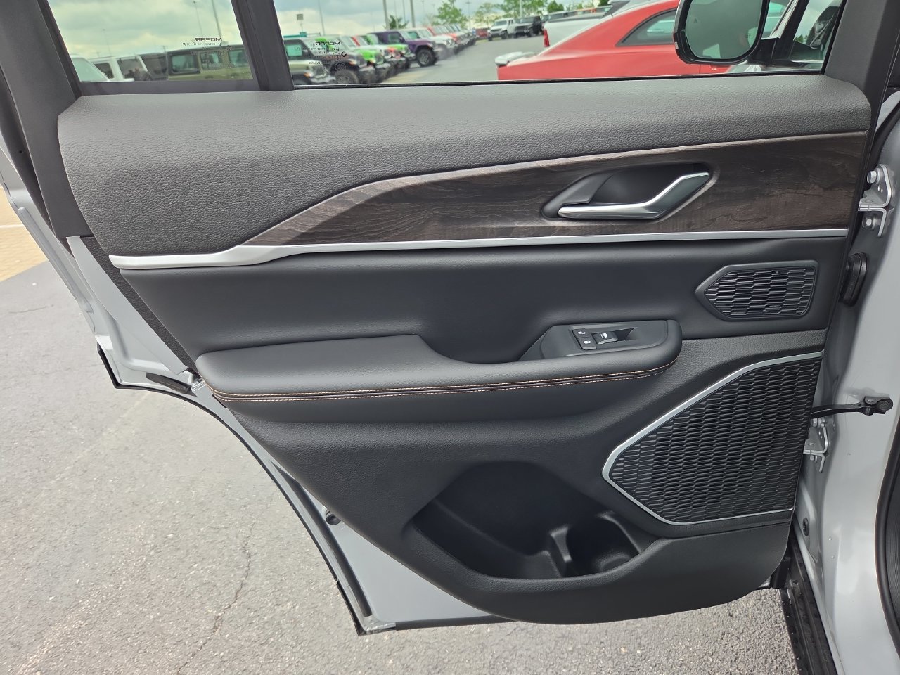 New 2026 Jeep Grand Cherokee Limited AWD/4WD image 16