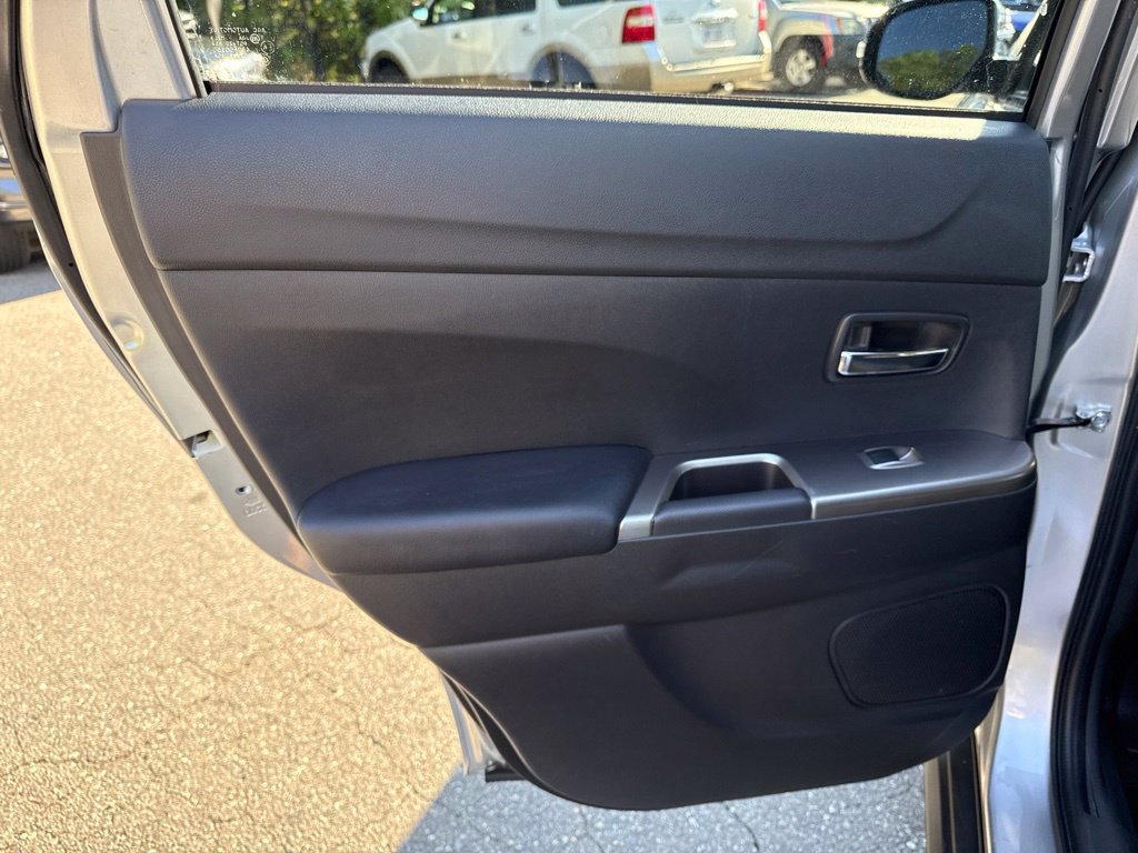 Used 2025 Mitsubishi Outlander Sport SE AWD/4WD image 25