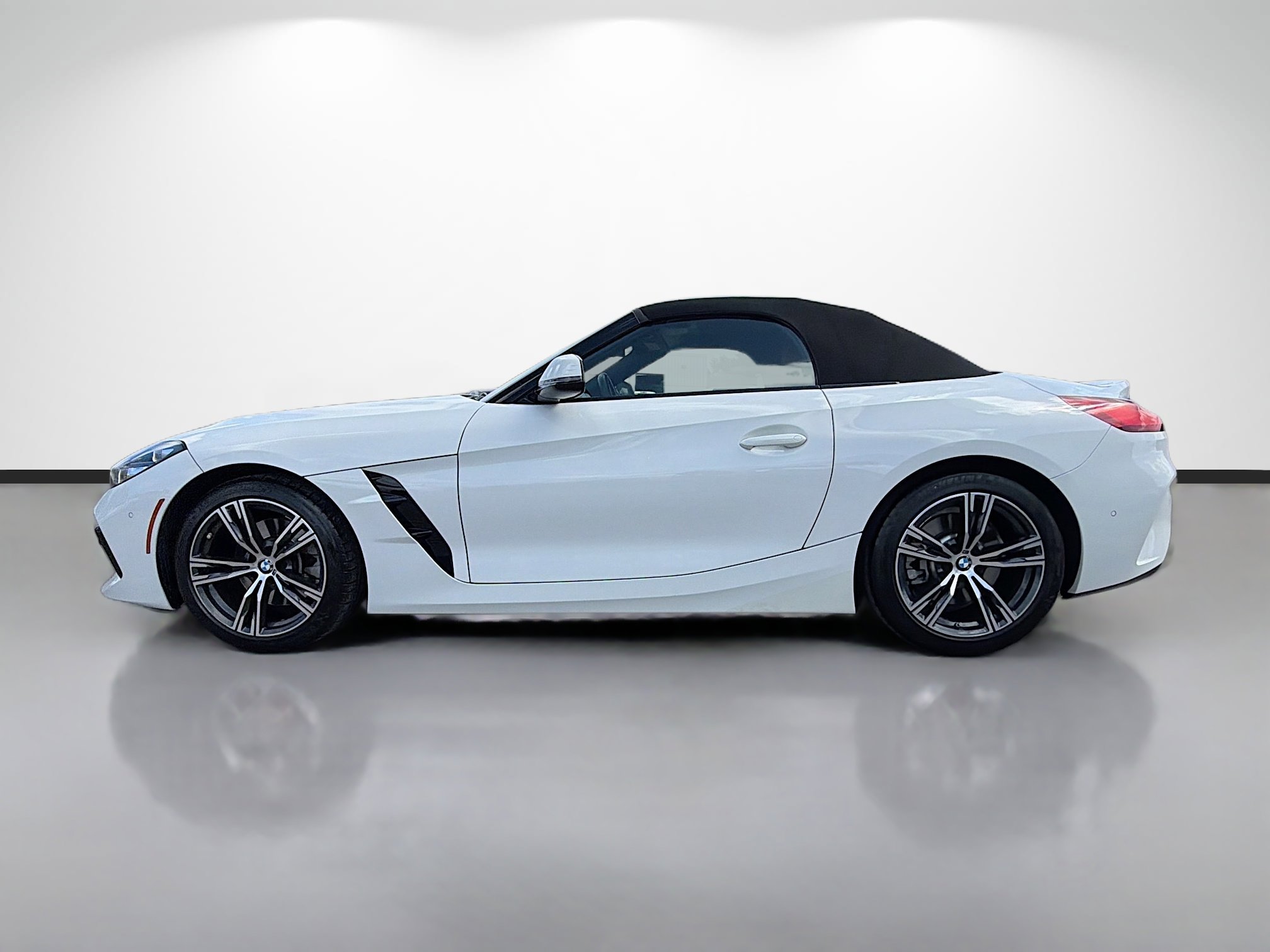 Certified 2023 BMW Z4 sDrive30i w/ Premium Package image 6
