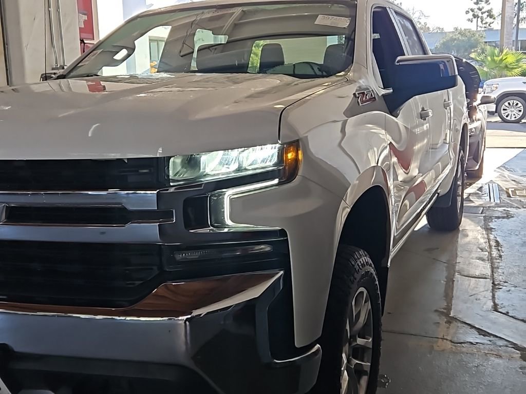 Used 2020 Chevrolet Silverado 1500 LT w/ Convenience Package image 3