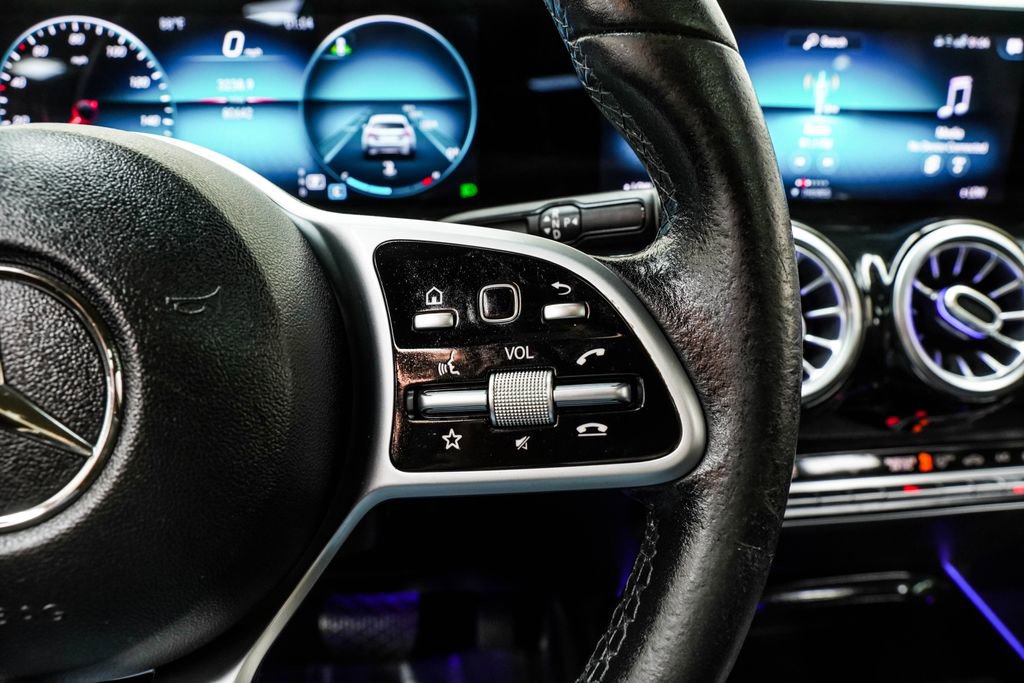 Used 2020 Mercedes-Benz GLB 250 image 34