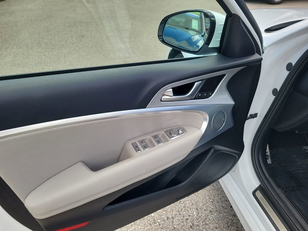 Certified 2023 Genesis G70 2.0T w/ Sport Prestige Package image 23