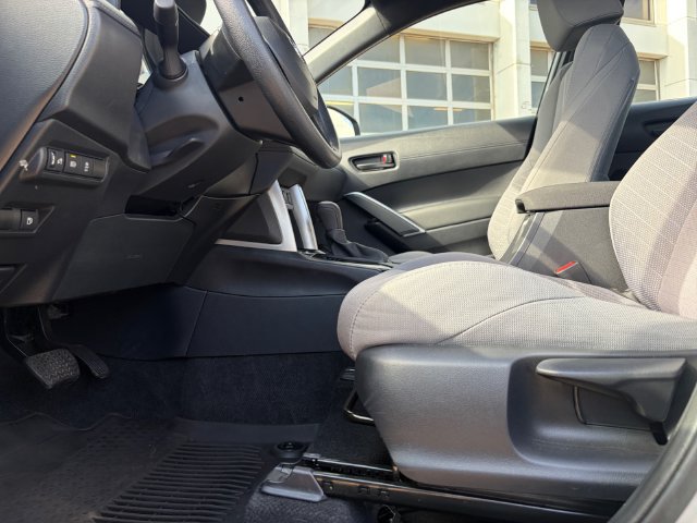 Used 2024 Toyota Corolla Cross AWD Hybrid image 14