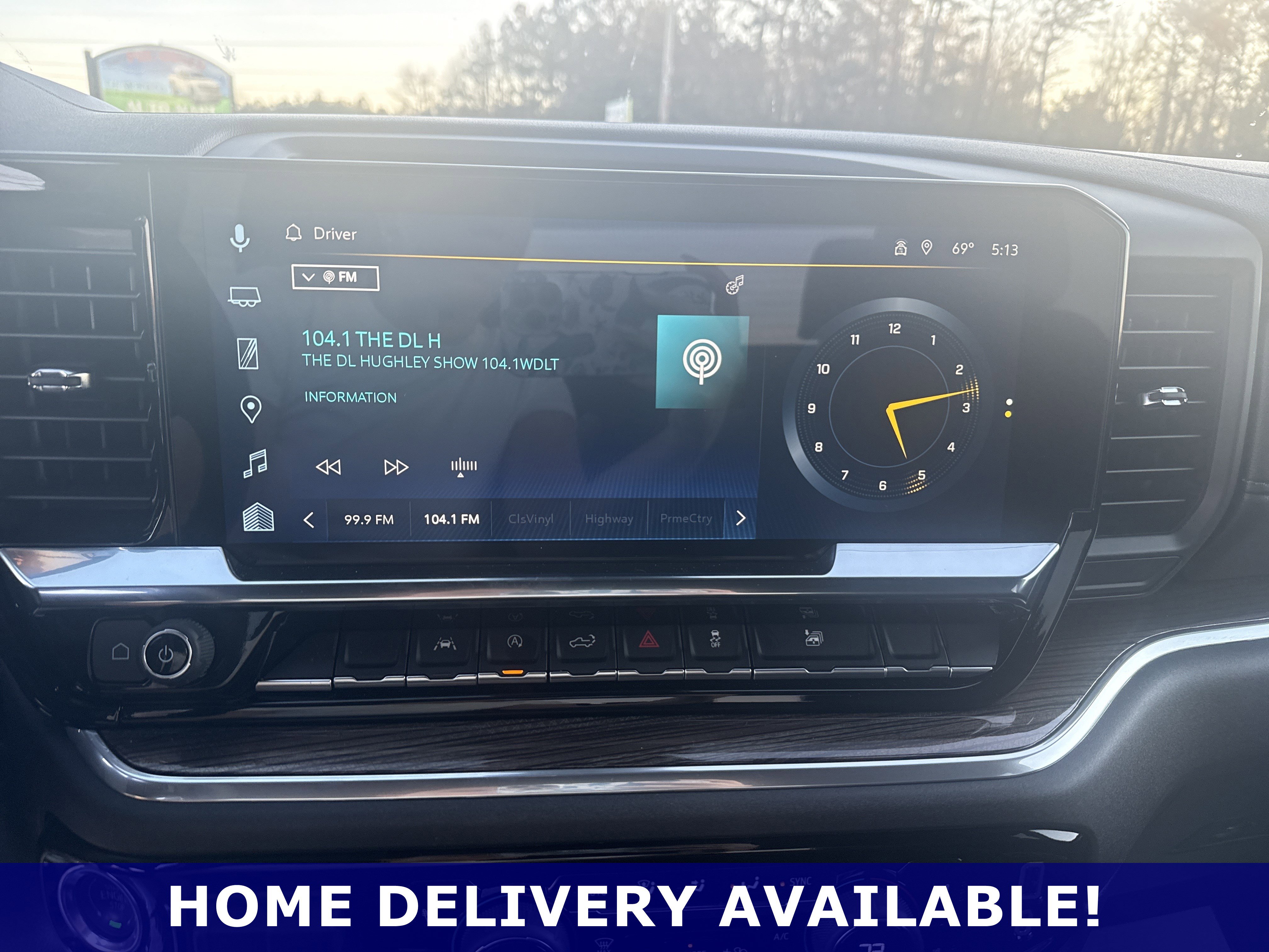 Used 2025 Chevrolet Silverado 1500 LT AWD/4WD image 8