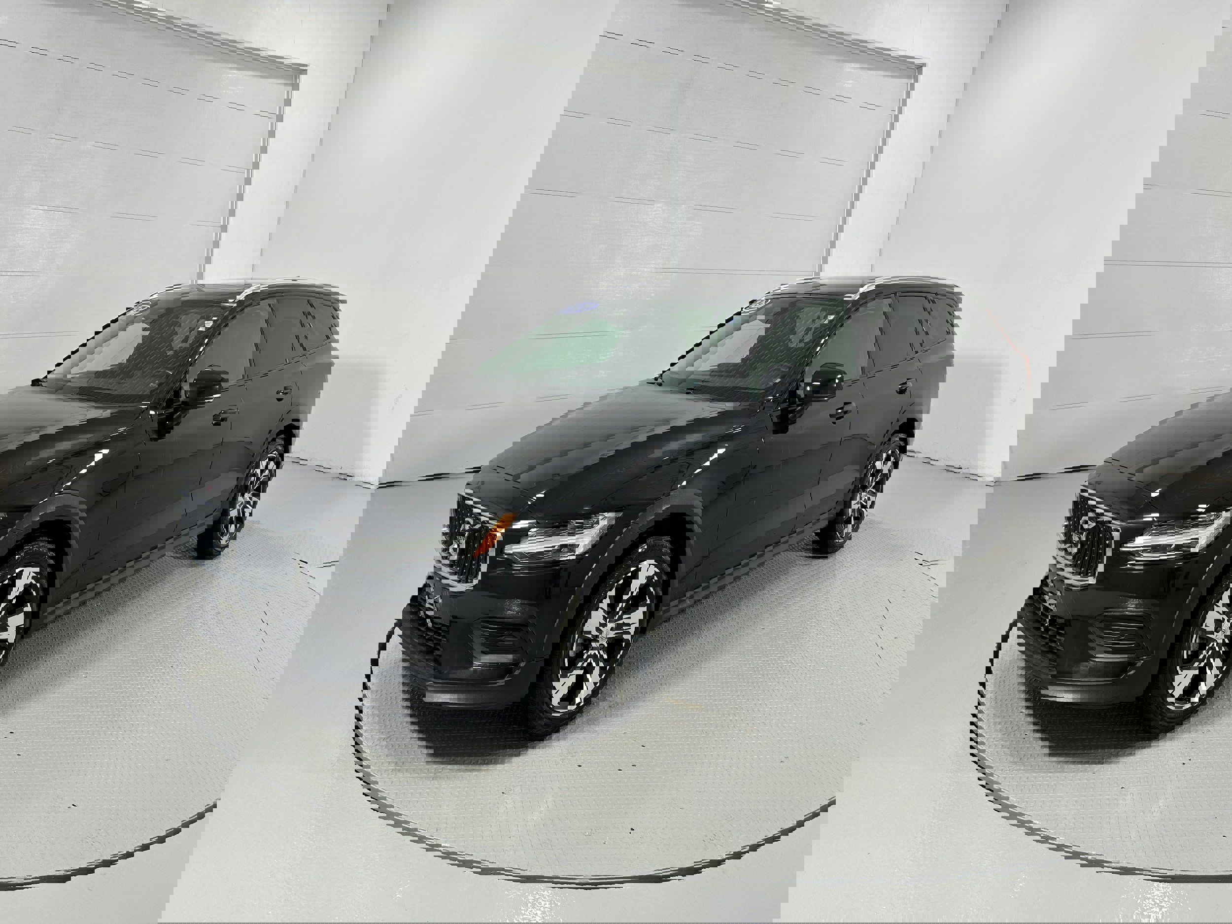 Used 2020 Volvo V60 T5 Cross Country w/ Protection Package Premier image 18