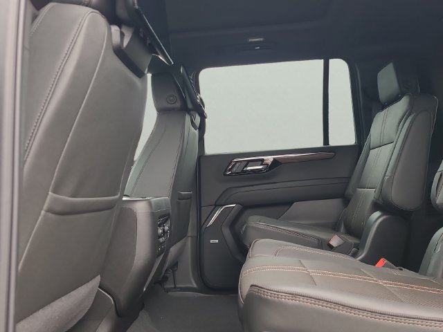 New 2026 Chevrolet Suburban High Country AWD/4WD image 13