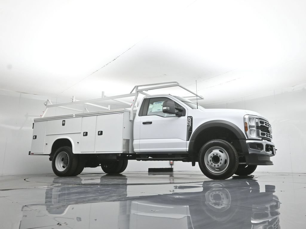 New 2025 Ford F450 XL w/ XL Chrome Package RWD image 3