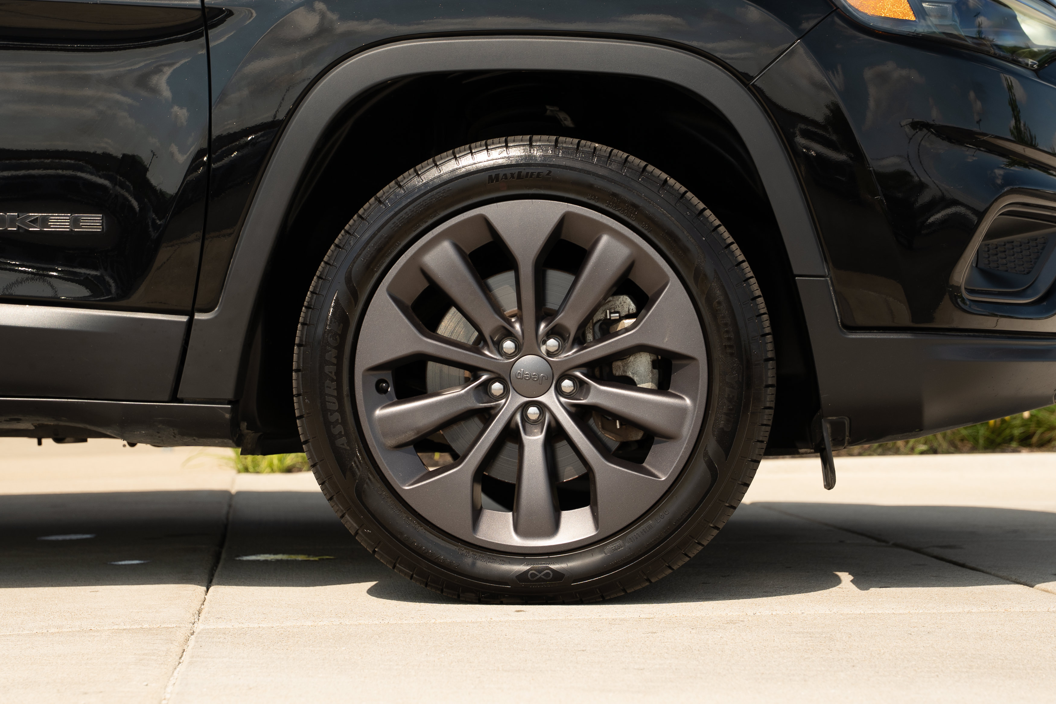 Used 2021 Jeep Cherokee Latitude Lux 80th Anniv w/ Quick Order Package 26U 80TH AWD/4WD image 25
