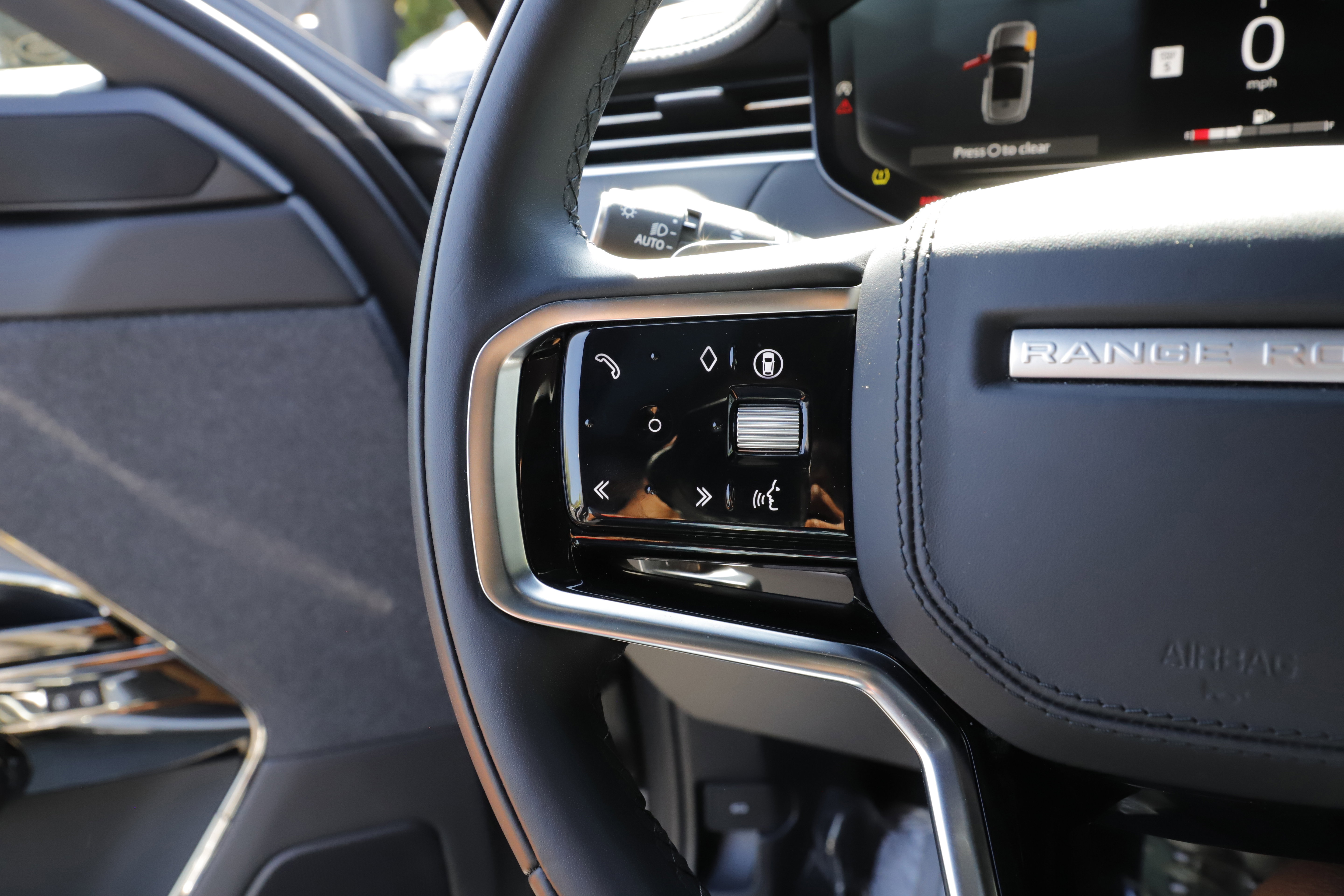 Certified 2025 Land Rover Range Rover Sport AWD/4WD image 23