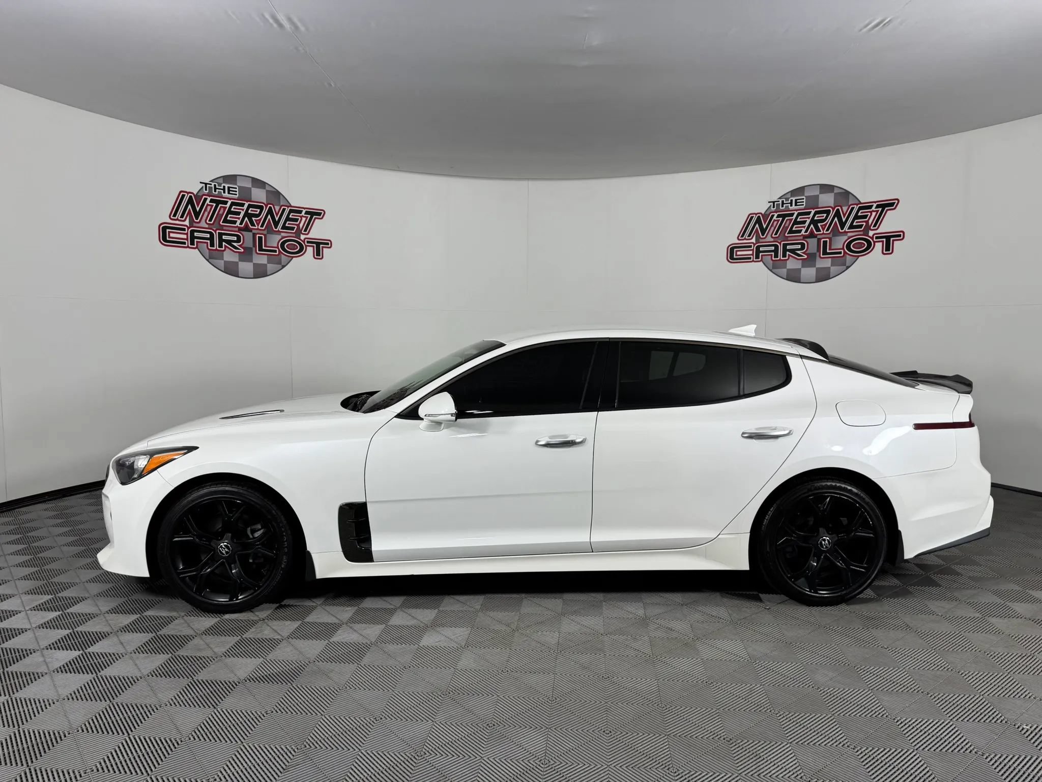 Used 2021 Kia Stinger GT-Line RWD image 4