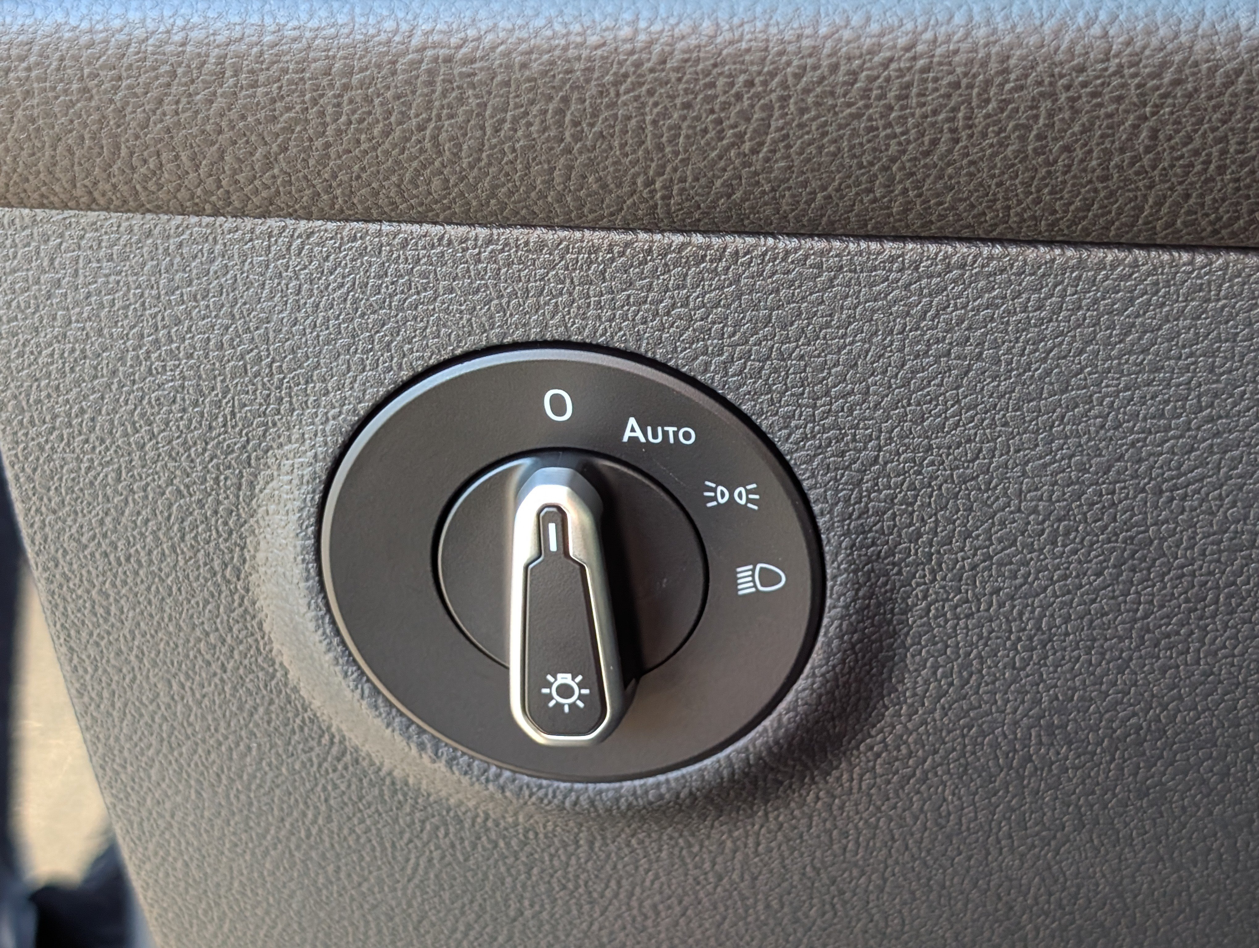 New 2027 Volkswagen Taos Sport AWD/4WD image 16
