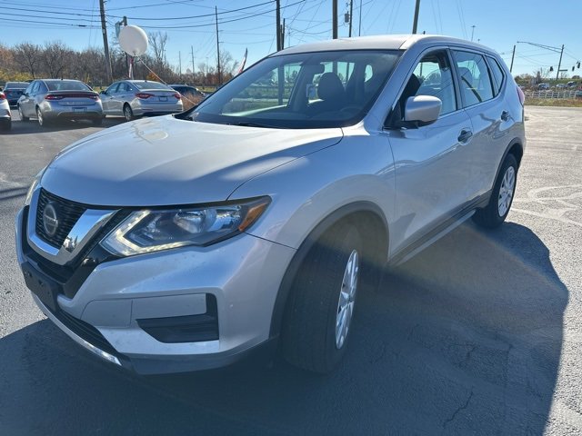 Used 2018 Nissan Rogue S image 3