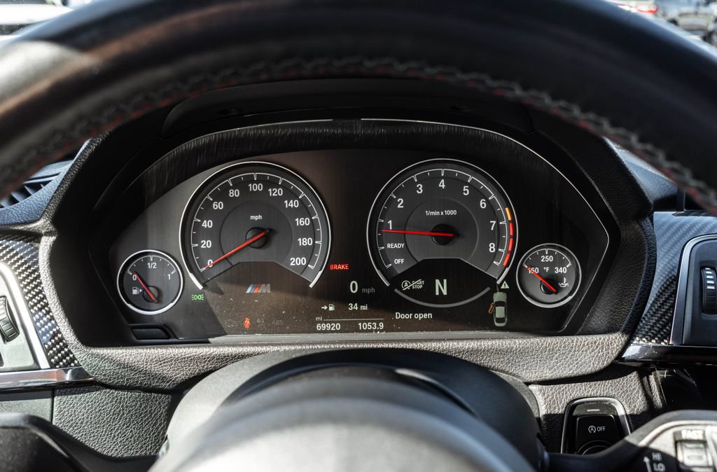 Used 2018 BMW M4 Coupe RWD image 15